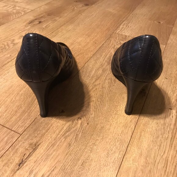 Tory Burch, Kaitlin Quilted Leather Wedge Heel, Dark Blue Size 7.5 - Picture 2 of 12